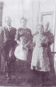 George, Sarah (McLean) Thurston, and Susan with Welling and Ada (George's children). cir. 1912.
