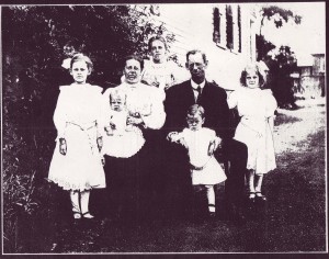 l-r: Margaret , Nettie holding Welling, Sue, George with Edward, and Ada.  c.1909 Roslyn Height, NY.