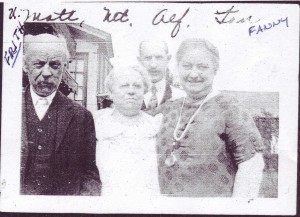 Mathew, niece Nettie (Frith) McLean Abell, Alfred Abell, Mathew's daughter Fannie (Frith) Seely